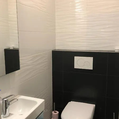Elégant Dans Le Quartier Concorde à Appartamento *